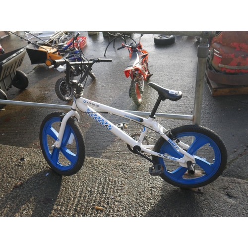 70 - BMX BIKE