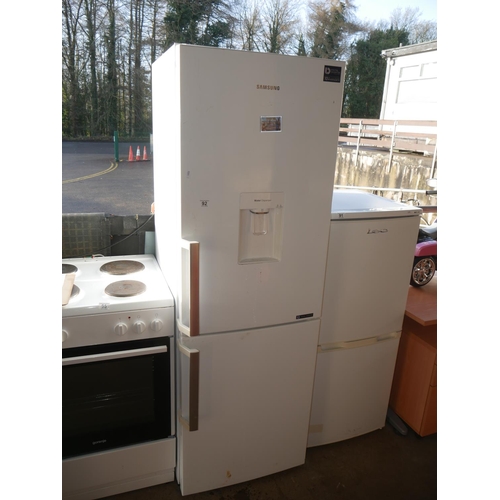 92 - SAMSUNG FRIDGE FREEZER - PWO