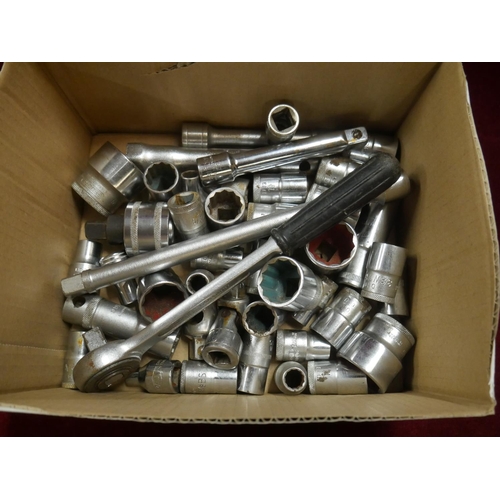 184 - LOT OF SOCKETS