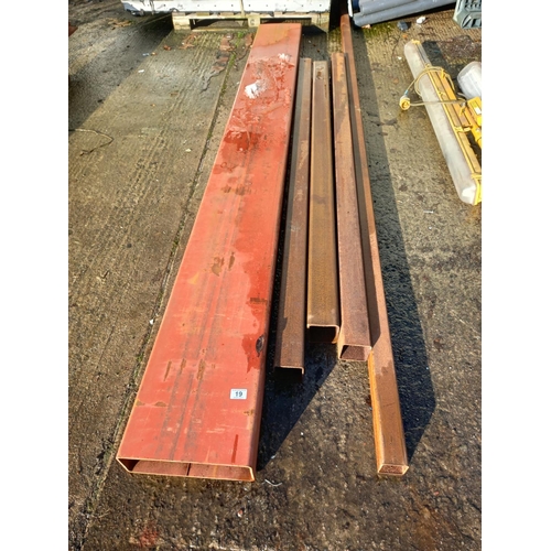 19 - 5 LENGTHS OF BOX SECTION STEEL