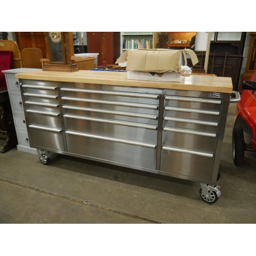 204 - ULTIMATE TOOL CABINET