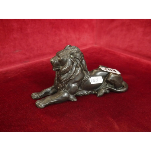 288 - VICTORIAN BRONZED METAL LION PAPERWEIGHT