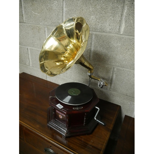 355 - GRAMOPHONE