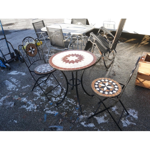 55 - MOSAIC TOP PATIO TABLE & 2 FOLDING CHAIRS