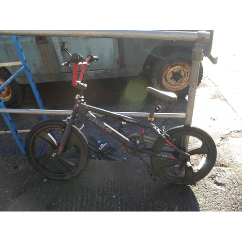 67 - BMX BIKE