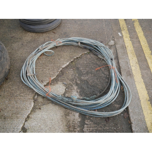 33 - LARGE STEEL ROPE