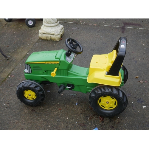 58 - PEDAL TRACTOR