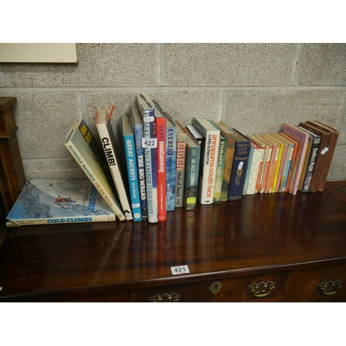 422 - LOT OF BOOKS