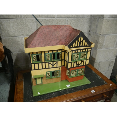 457 - DOLLS HOUSE