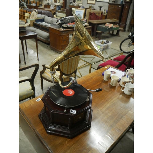 462 - GRAMOPHONE