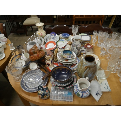 606 - PART TABLE LOT