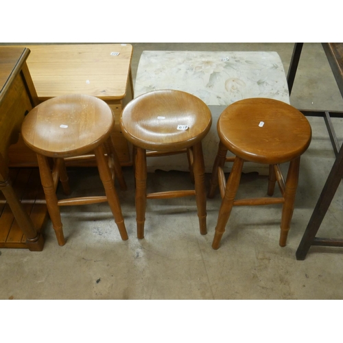 619 - 3 STOOLS