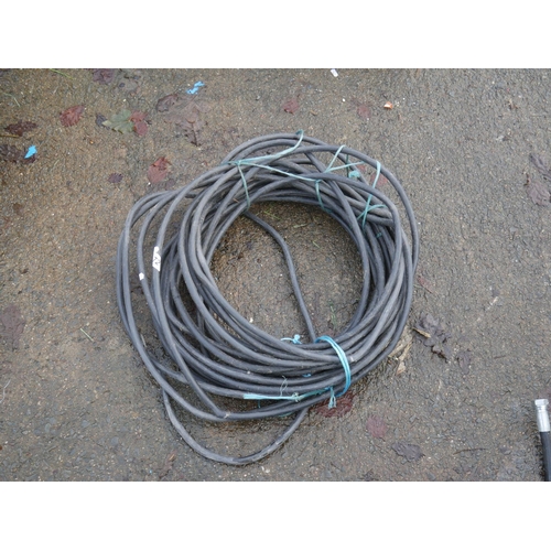 72 - LOT OF ARMOURED CABLE