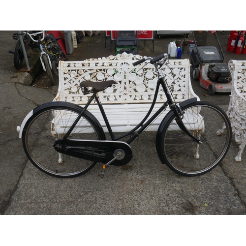 117 - VINTAGE BLACK BIKE PASHLEY