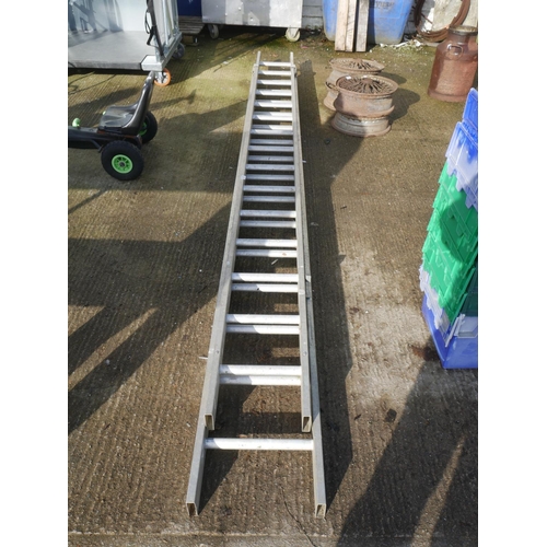 27 - ALUMINIUM LADDER