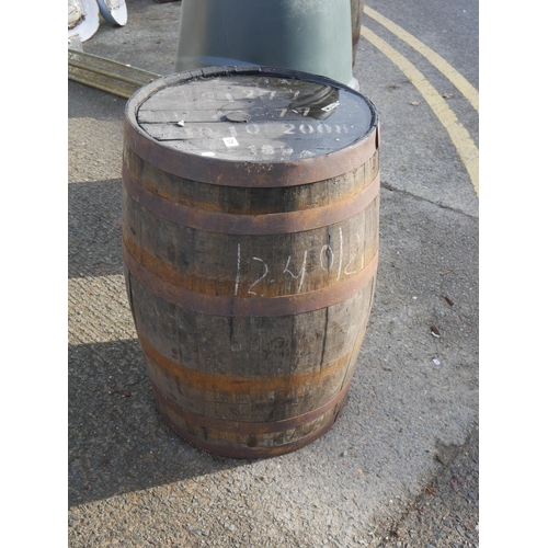 43 - OAK BARREL