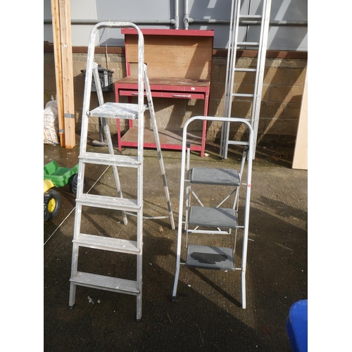 65 - STEP LADDER