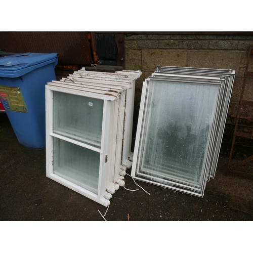 102 - LOT OF SASH WINDOWS & PVC INSETS