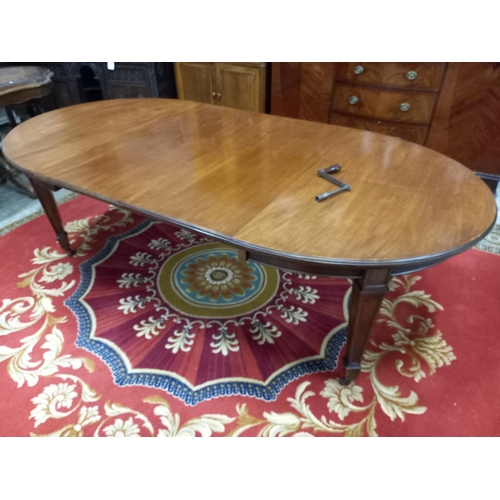 485 - ANTIQUE MAHOGANY 2 LEAF EXTENSION TABLE WITH WINDER