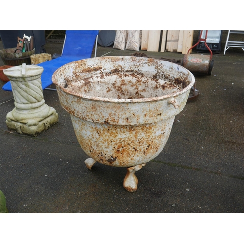 66 - LARGE VICTORIAN CAST IRON POT ON STAND