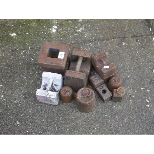 77 - SELECTION OF WEIGHTS