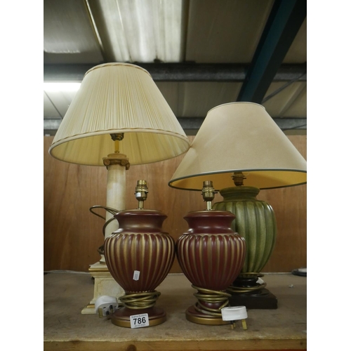 786 - LOT OF TABLE LAMPS