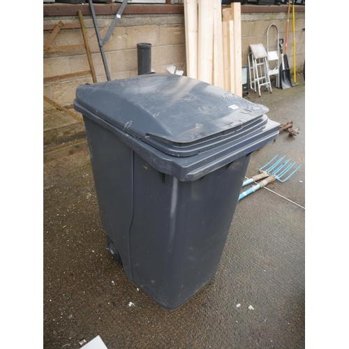 79 - WHEELIE BIN