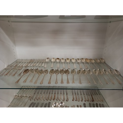 289 - LARGE HALLMARKED SOLID SILVER CANTEEN OF  CUTLERY - TOTAL WEIGHT 7980gms - 
METAL KNIFE BLADES - SMA... 