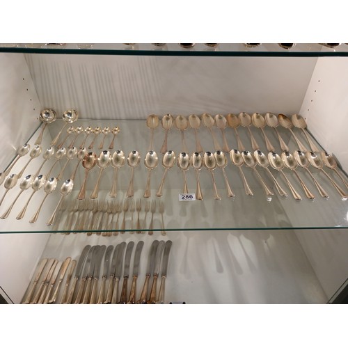 286 - LARGE HALLMARKED SOLID SILVER CANTEEN OF  CUTLERY - TOTAL WEIGHT 7980gms - 
METAL KNIFE BLADES - SMA... 