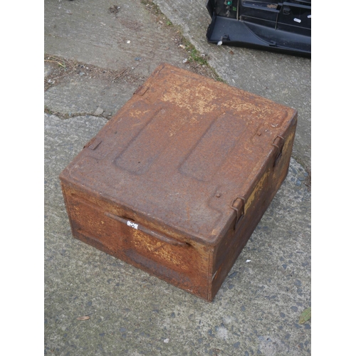 55 - OLD AMMO BOX