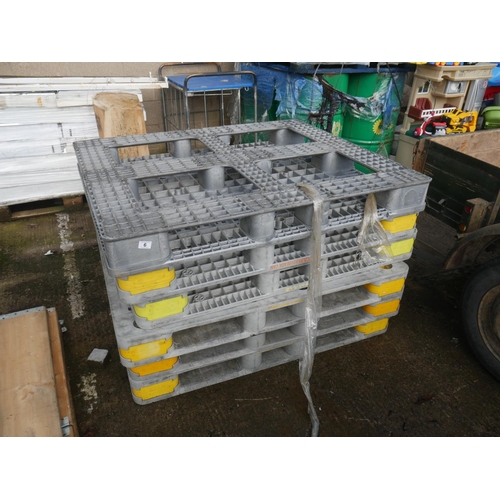 6 - 6 PLASTIC PALLETS