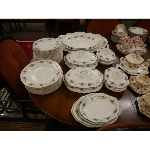 824 - MEAKIN DINNERWARE