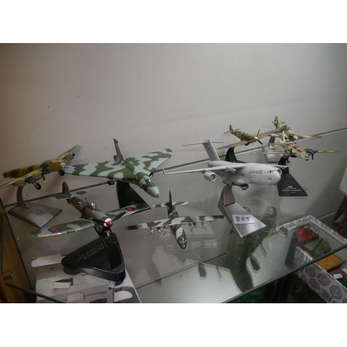 855 - LOT OF MODEL AIRPLANES