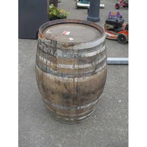 39 - OAK BARREL