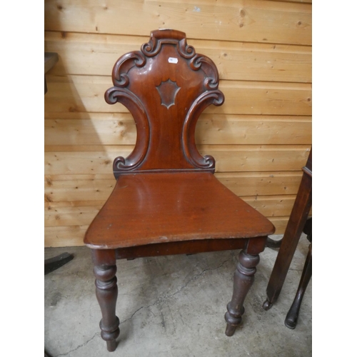 422 - VICTORIAN OAK HALL CHAIR