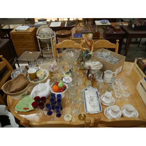 659 - PART TABLE LOT