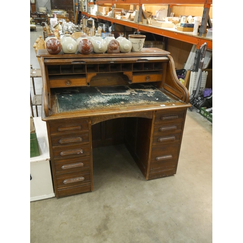 661 - ROLL TOP DESK