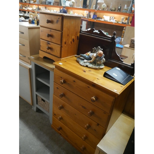 723 - CHEST OF DRAWERS  & LOCKER