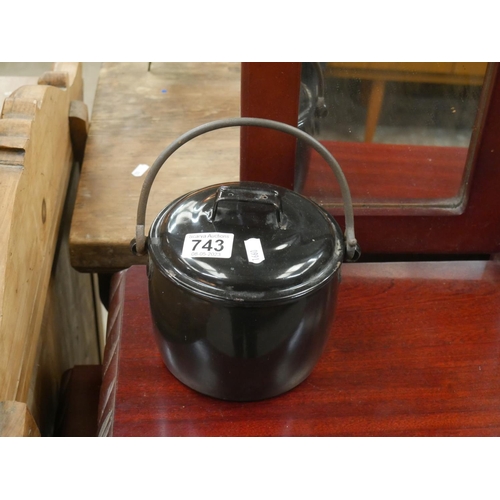 743 - BLACK ENAMEL POT