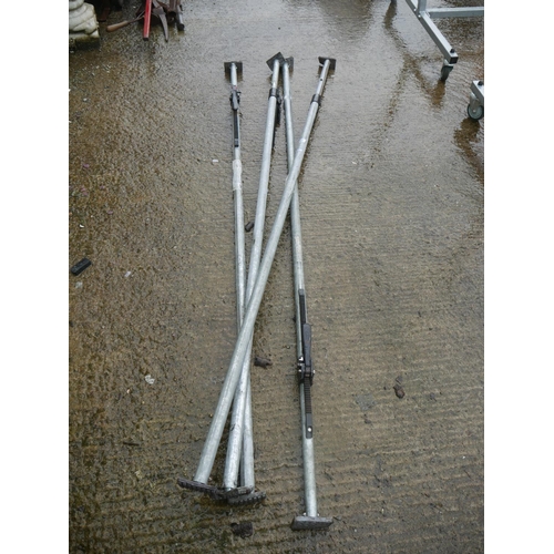 24 - LOAD LOCK BARS