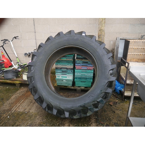 26 - TRACTOR TYRE