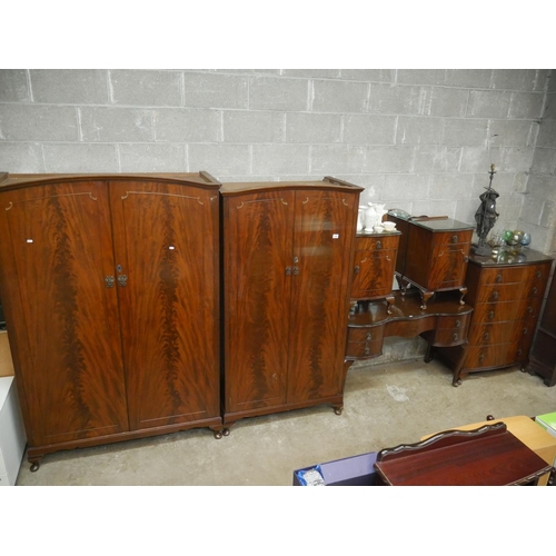 326 - 7 PIECE BEDROOM SUITE