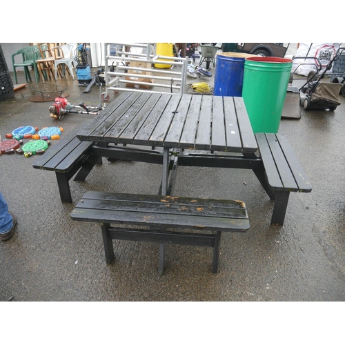 40 - PICNIC BENCH