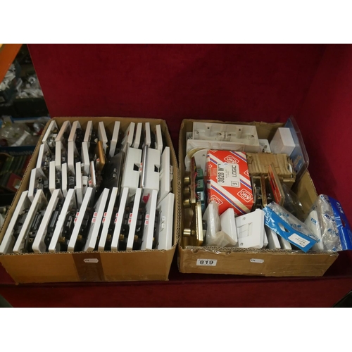 2 BOXES OF ELECTRICAL ITEMS