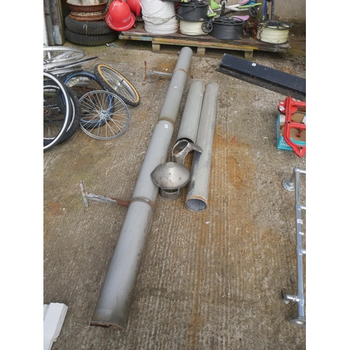 37 - LOT OF FLUE PIPING