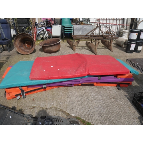 52 - LOT OF GYM MATS