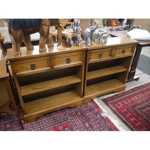 569 - PAIR OF OAK BOOKCASES