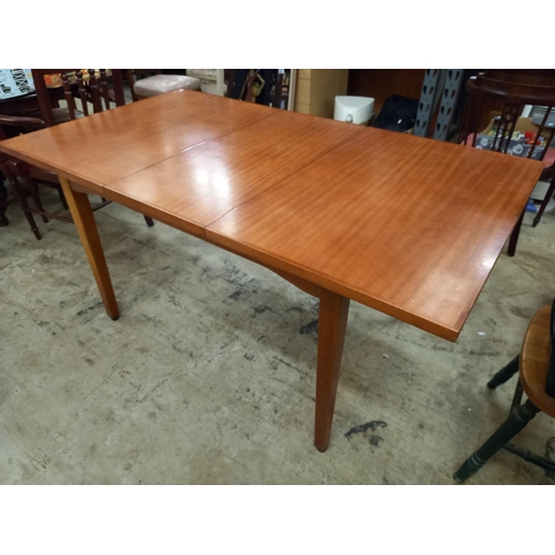 639 - DINING TABLE