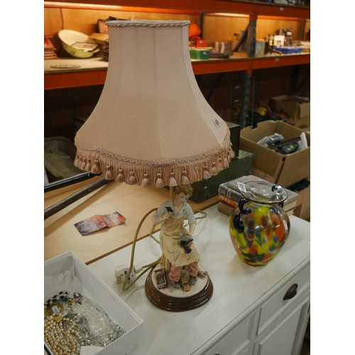 686 - TABLE LAMP