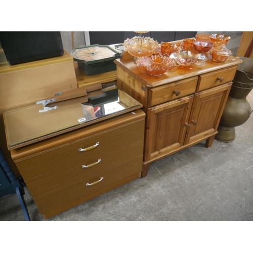 743 - DRESSING TABLE & PINE 2 DOOR CABINET